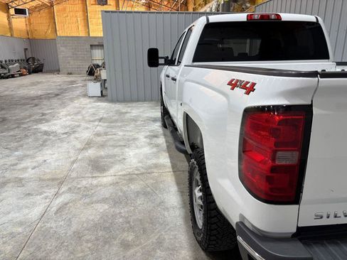 Used 2019 Chevrolet Silverado 2500 W/T AWD/4WD image 9