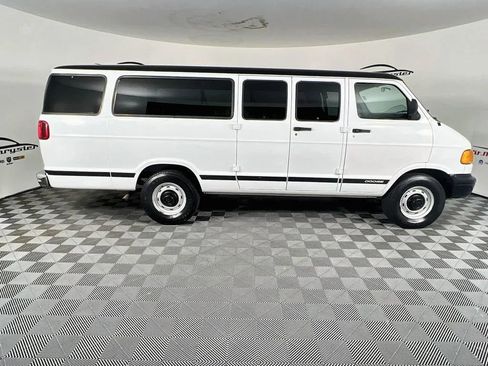 Used 2000 Dodge B3500 RWD image 9