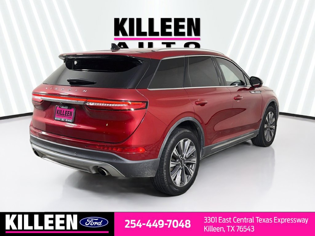 Used 2022 Lincoln Corsair Reserve w/ Elements Package FWD image 9
