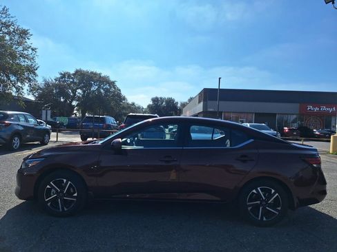 Certified 2024 Nissan Sentra SV image 9
