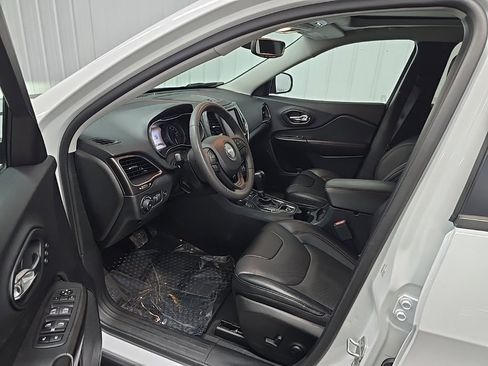 Used 2022 Jeep Cherokee Trailhawk w/ Sun, Sound & Nav Group image 29