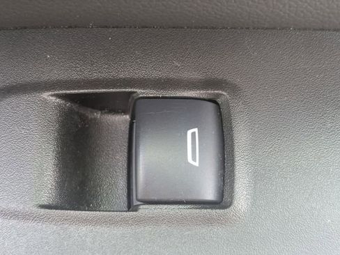 Used 2024 Chevrolet Equinox LT FWD image 32