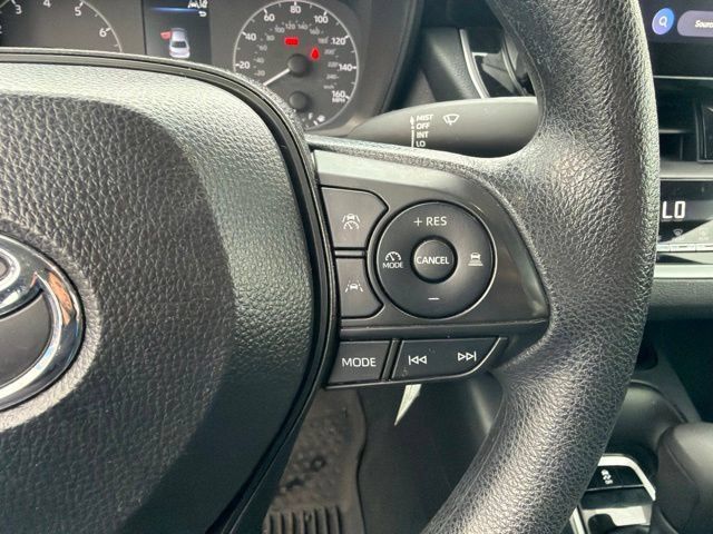 Used 2025 Toyota Corolla LE FWD image 18