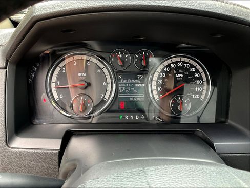 Used 2011 RAM 1500 R/T w/ Remote Start & Security Group RWD image 10