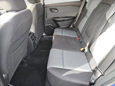 Used 2021 Nissan Rogue SV image 17