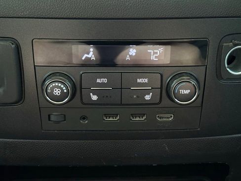 Used 2018 GMC Yukon Denali w/ Denali Ultimate Package AWD/4WD image 38