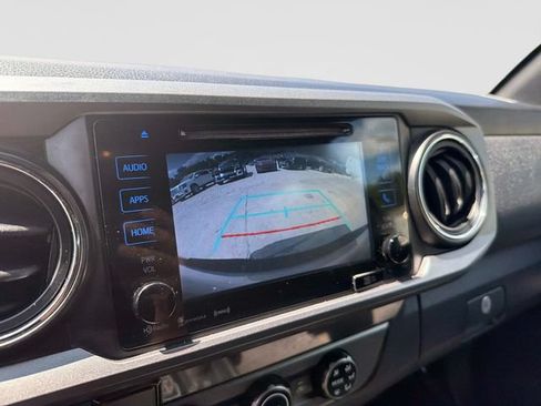 Used 2018 Toyota Tacoma TRD Off-Road AWD/4WD image 24