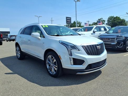 Used 2024 Cadillac XT5 Premium Luxury w/ LPO, Floor Liner Package AWD/4WD image 3