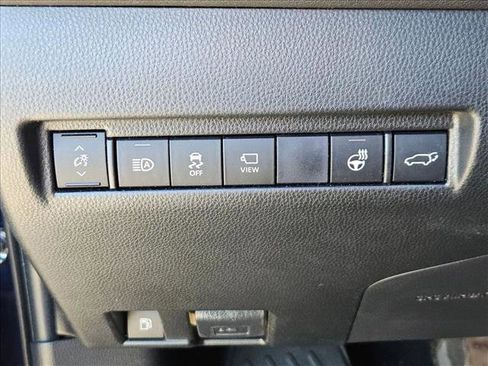 Used 2021 Toyota Venza Limited w/ Advanced Technology Package image 13