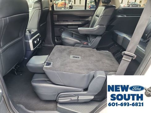 Used 2024 Ford Expedition XLT image 33