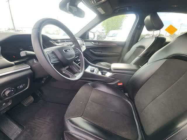 Used 2024 Jeep Grand Cherokee L Altitude AWD/4WD image 28