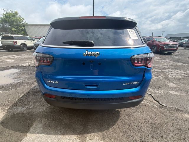 Used 2023 Jeep Compass Limited AWD/4WD image 4