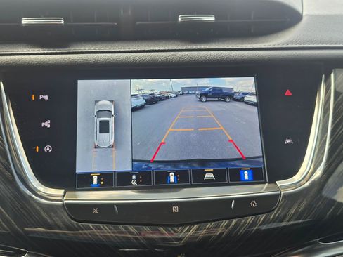 Used 2021 Cadillac XT6 Premium Luxury AWD/4WD image 10