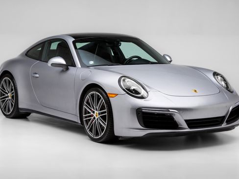 Used 2019 Porsche 911 Carrera 4S image 1