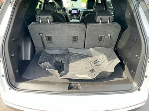 Used 2022 Chevrolet Traverse Premier AWD/4WD image 28