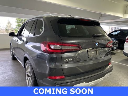 Used 2021 BMW X5 xDrive40i w/ Premium Package image 3