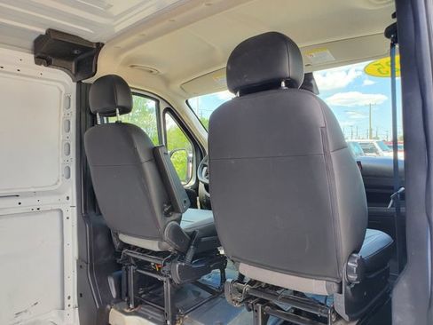 Used 2025 RAM ProMaster 2500 w/ Convenience Group FWD image 24