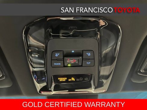 Certified 2021 Toyota Venza XLE image 30