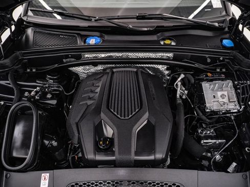 Certified 2026 Porsche Macan AWD/4WD image 29