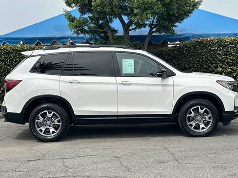 Certified 2023 Honda Passport TrailSport image 3