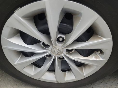 Used 2017 Toyota Camry LE FWD image 31