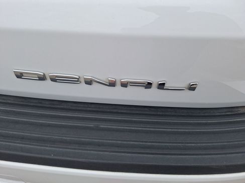 Used 2022 GMC Yukon Denali image 12