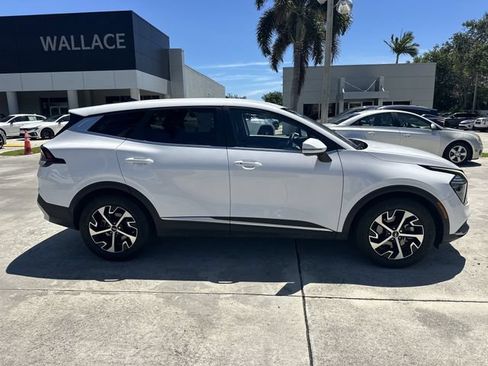 Certified 2024 Kia Sportage EX FWD image 6