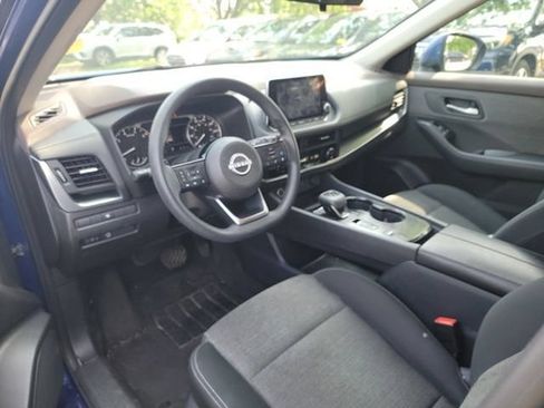 Used 2023 Nissan Rogue SV FWD image 9
