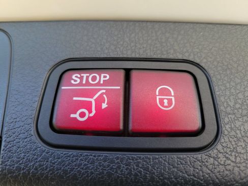 Used 2022 Mercedes-Benz GLB 250 image 10