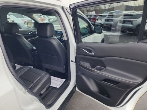 Certified 2022 GMC Acadia SLT w/ Elevation Edition image 35