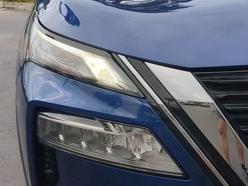 Used 2023 Nissan Rogue SL w/ SL Premium Package image 10