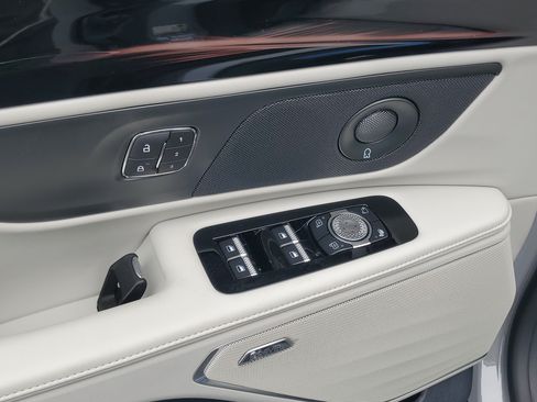 New 2026 Lincoln Nautilus Reserve w/ Jet Appearance Package AWD/4WD image 9
