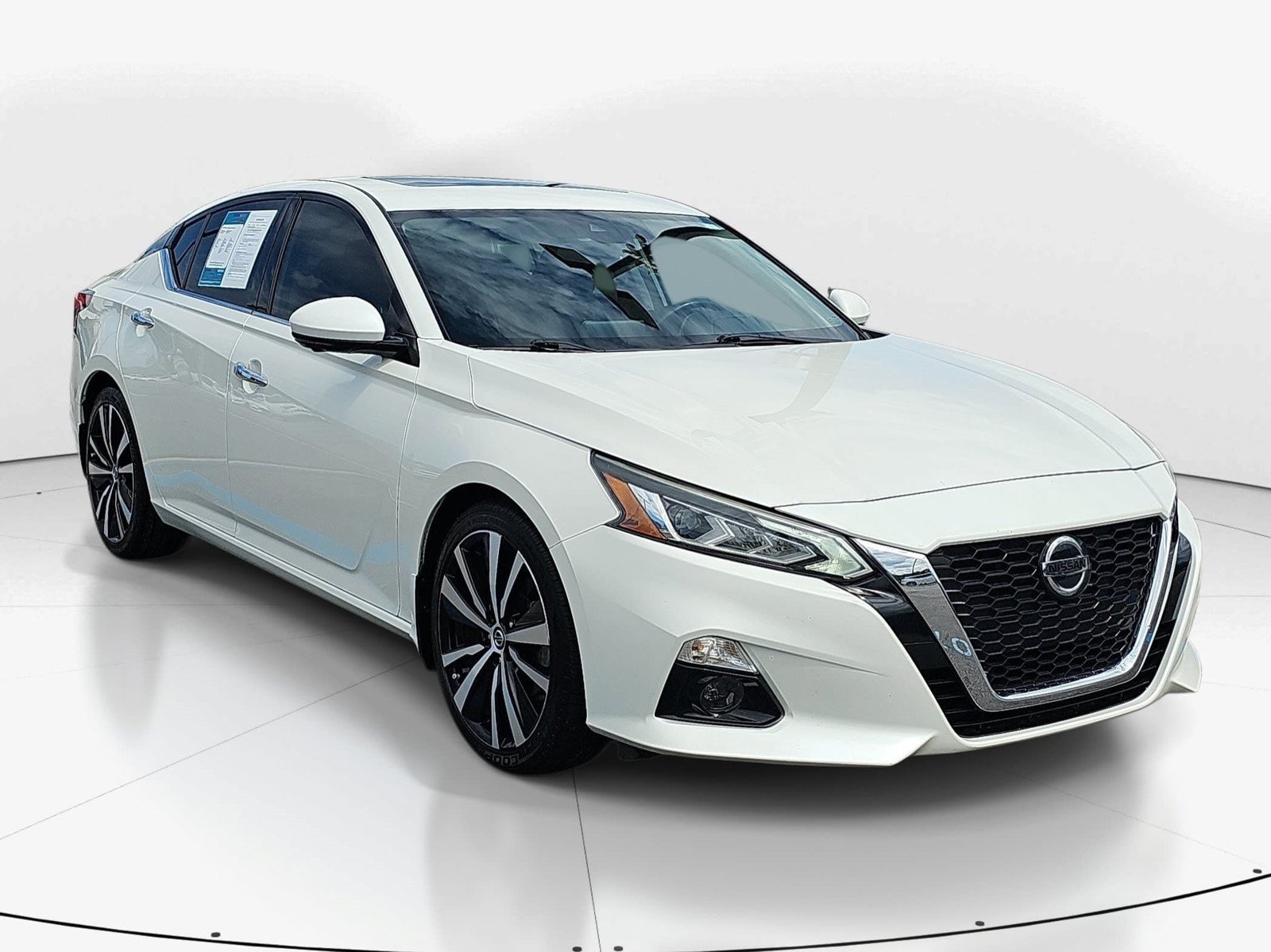 Used 2019 Nissan Altima 2.5 Platinum FWD image 2