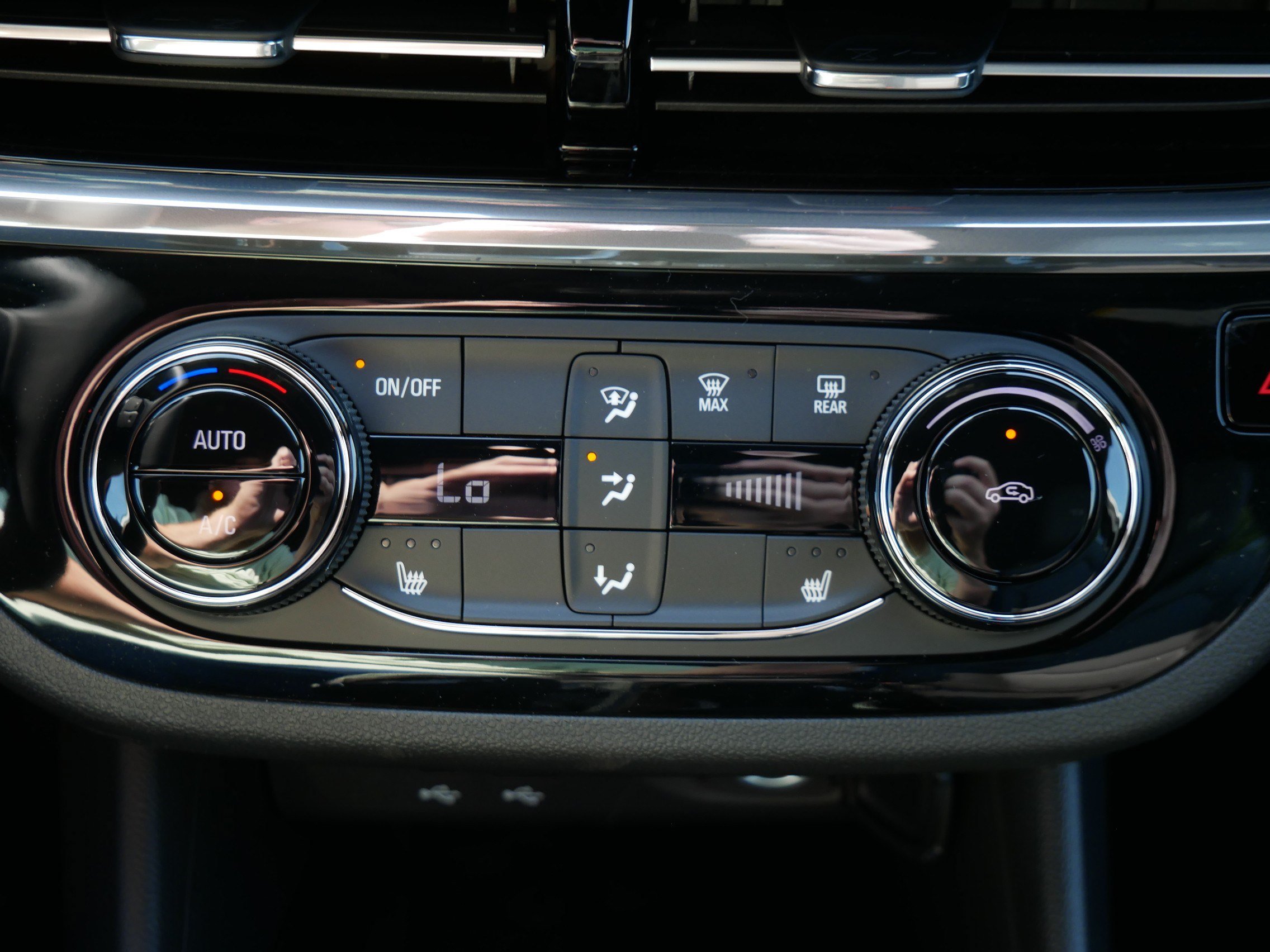 New 2026 Buick Envista Sport Touring w/ Convenience I Package FWD image 8