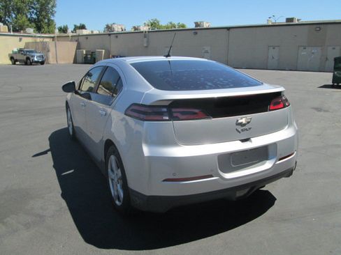 Used 2014 Chevrolet Volt Premium w/ Premium Trim Package FWD image 4