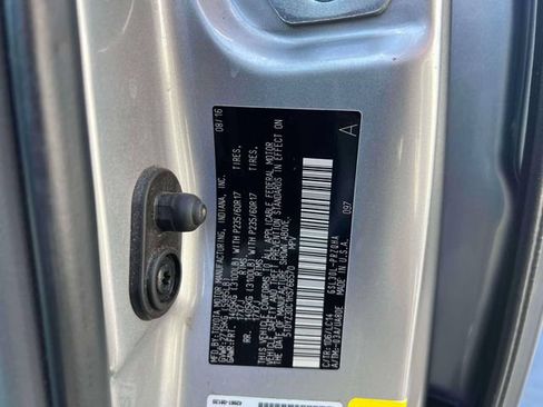 Used 2017 Toyota Sienna XLE w/ XLE Navigation Package FWD image 25