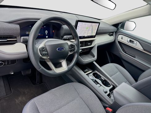 Used 2025 Ford Explorer Active RWD image 7