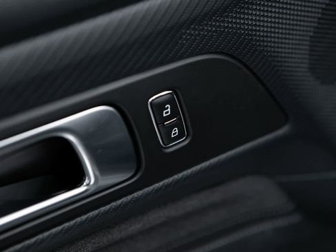 Used 2024 Ford Mustang Convertible image 19