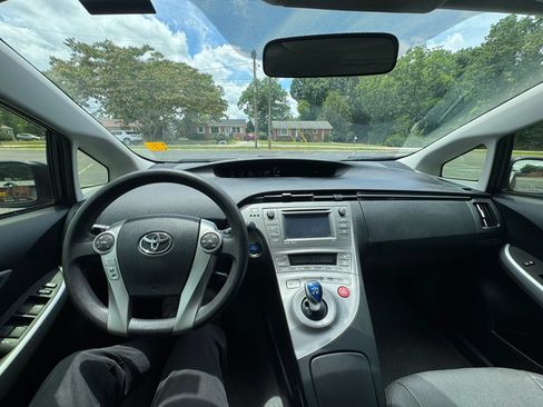 Used 2013 Toyota Prius Three FWD image 25