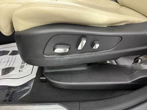 Used 2017 Cadillac XT5 Luxury FWD image 26