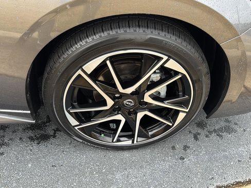 Used 2024 Nissan Sentra SR w/ SR Premium Package image 35