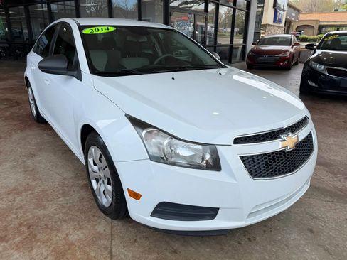 Used 2014 Chevrolet Cruze LS FWD image 1