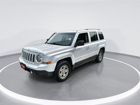 Used 2016 Jeep Patriot Sport w/ Power Value Group image 4