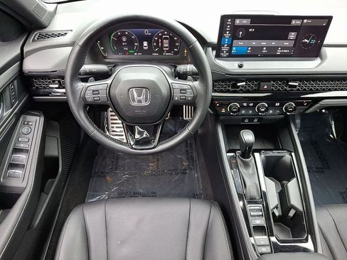 Used 2024 Honda Accord Sport image 11
