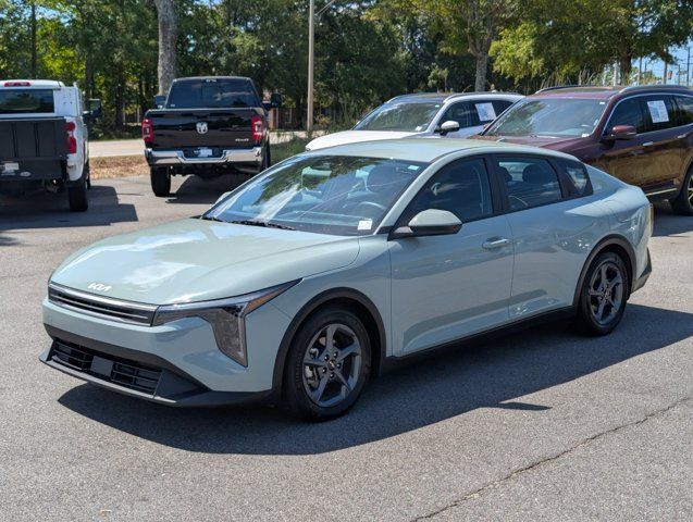 Used 2025 Kia K4 FWD image 1