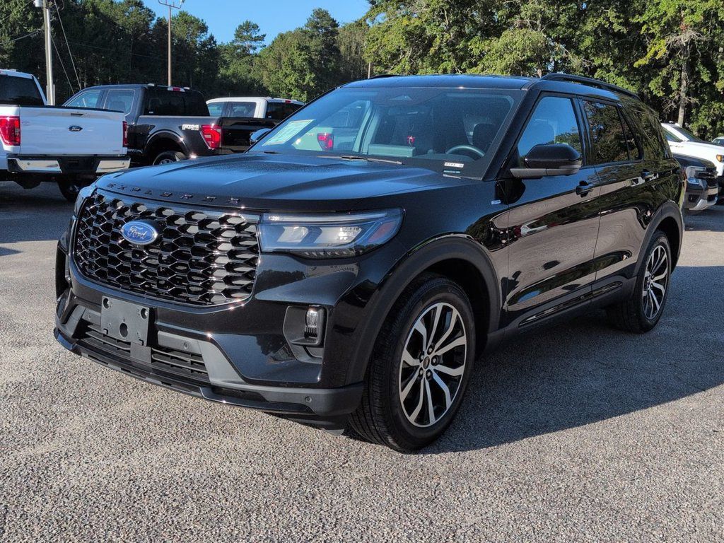 Used 2025 Ford Explorer ST-Line RWD image 8