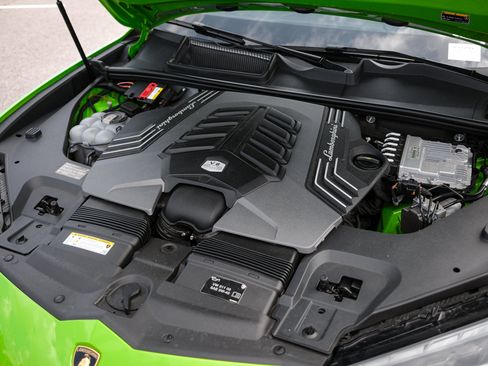Used 2022 Lamborghini Urus AWD/4WD image 39
