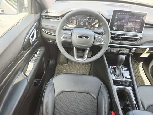 Certified 2025 Jeep Compass Latitude w/ Sun & Sound Group image 11