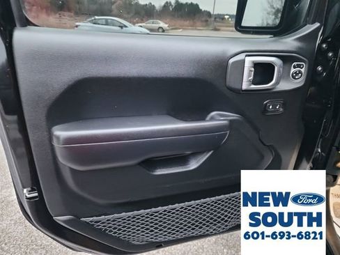 Used 2020 Jeep Gladiator Sport w/ Quick Order Package 24S image 7