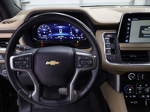Used 2024 Chevrolet Suburban Premier image 17